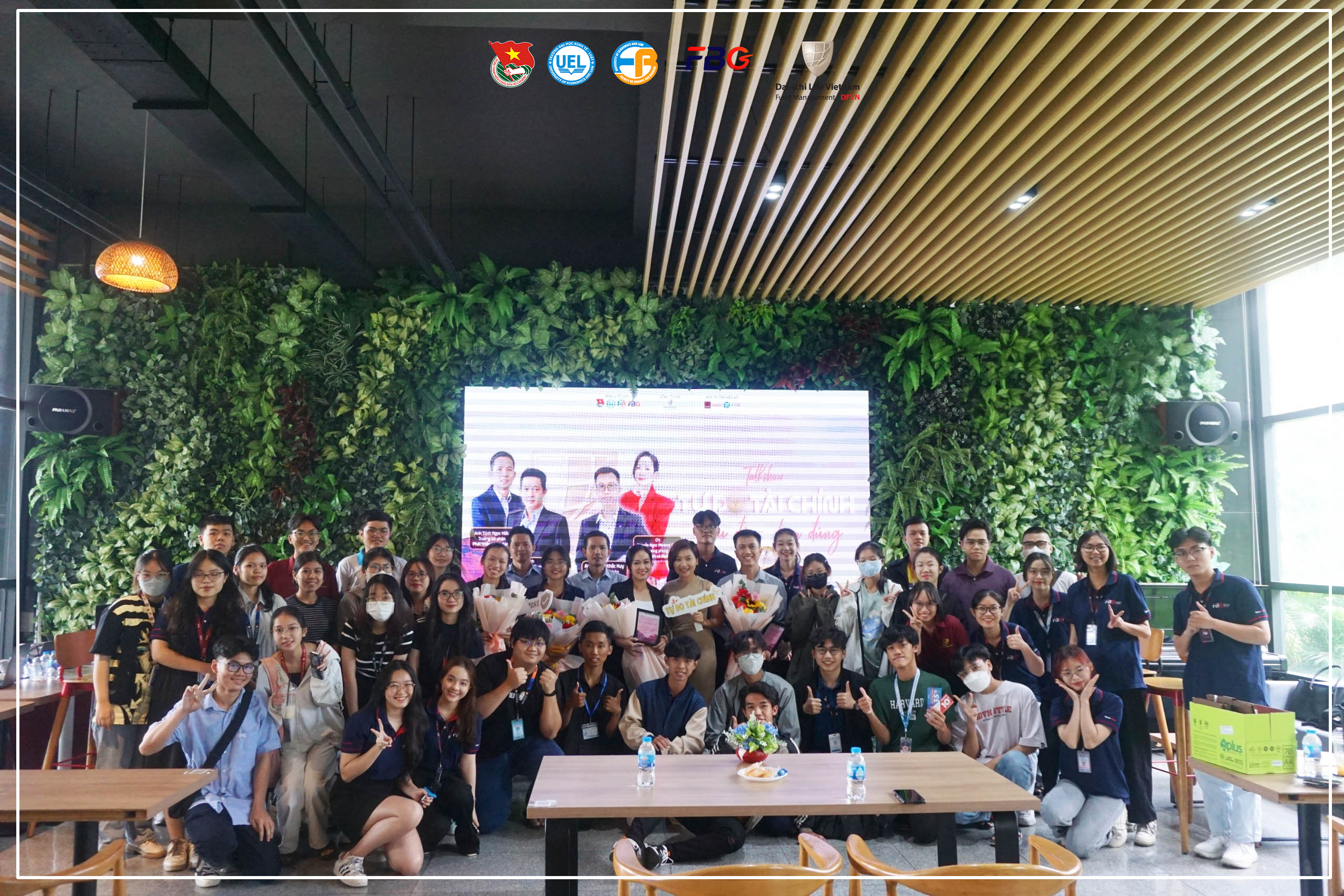Talkshow “Tự do tài chính” cùng các bạn sinh viên Đại học Kinh tế - Luật, ĐHQG.TPHCM